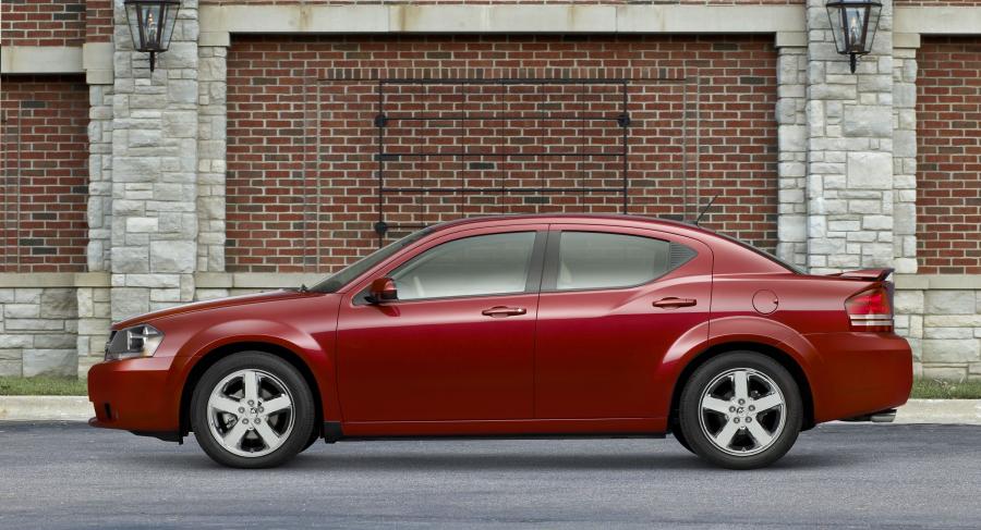  Dodge Avenger RT 2008 года  (фото 2 из 51)